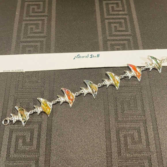 👋 3/$15 FASHION JEWELRY FISH BRACELET NWT - Picture 2 of 5